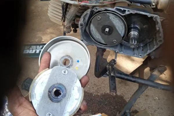 Image of: Muthukumar Two Wheeler Works in Maruthakulam  Tamil Nadu