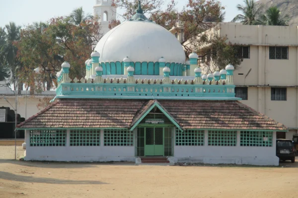 Image of: Sheikh Sindha Madhar Appa Dargah Eruvadi Tirunelveli