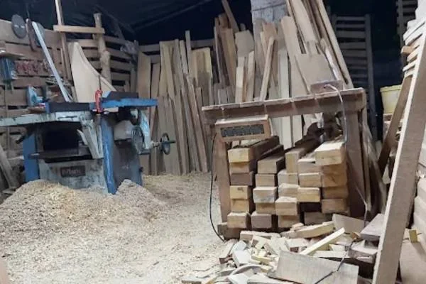 Image of: SR Furniture Home Goods Store in Killiyoor