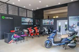 Image of: Montra Electric RR Green Life Motors in Tirunelveli