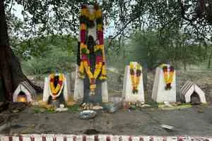 Image of: Sangili Buthathar Temple in Naranammalpuram Tamil Nadu
