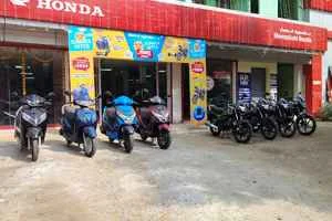 Image of: SRI MEENAKSHI HONDA PVT LTD Showroom in Valliyur Tamil Nadu