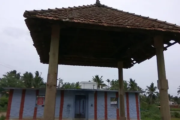Image of: Aaloor Mutharamman Kovil - Goddess Temple