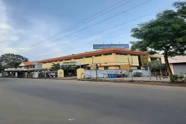 Image of: Abdul Khadir Hospital - Compassionate Medical Care