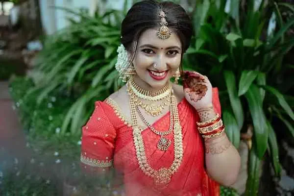 Image of: Anvika Bridal Studio and Beauty Care – Stunning Bridal Makeovers