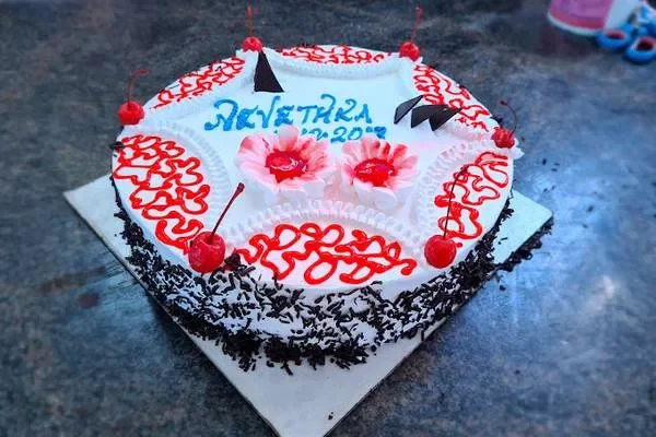 Image of: Arasar Bakery - Sweets & Delicious Treats Near You