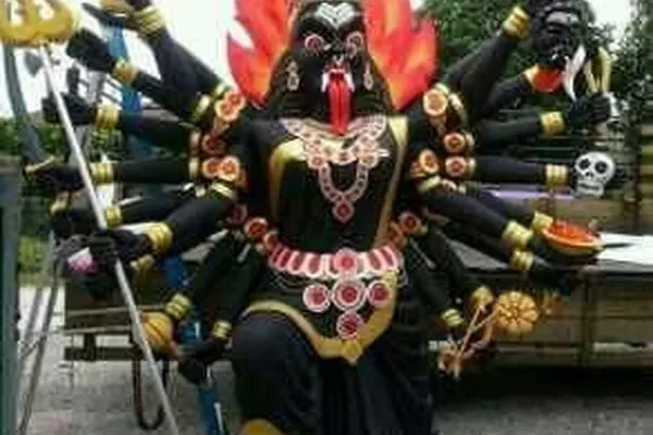 Image of: Arulmigu Melkarai Aathi Keshava Prumal Arulmadaswami Kovil Azhagiapandipuram - Worship of Lord Aathi Keshava Prumal