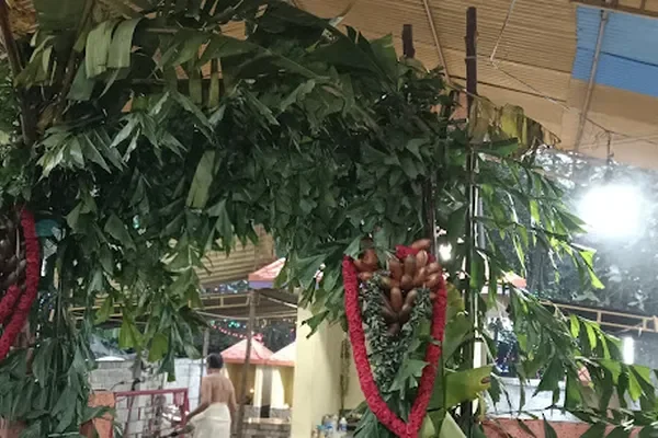 Image of: Arulmigu Shri Maha Bathreswari Amman Thirukovil Nallur - Worship of Goddess Maha Bathreswari