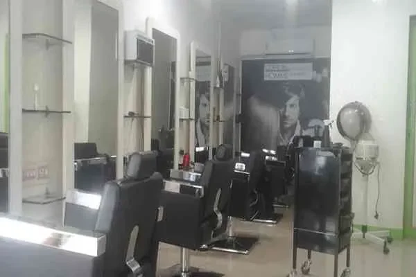 Image of: Aurorah Family Beauty Salon & Spa: Family-Friendly Beauty and Relaxation