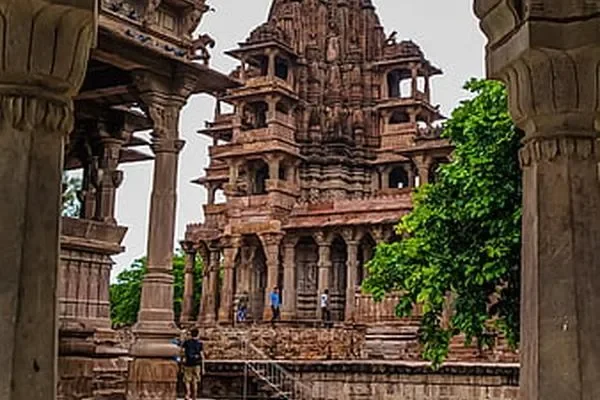 Image of: Ayya Narayana Swami Thiru Nizhal Thangal Machivilai (Attoor) - Worship of Ayya Narayana Swami