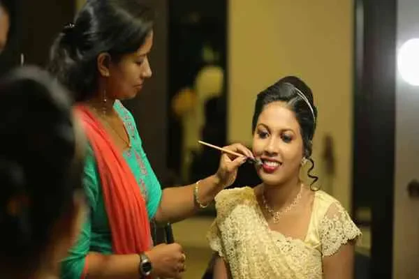 Image of: BELLEZA UNISEX SALON AND MAKEUP STUDIO PALA: Glamour Awaits You Here