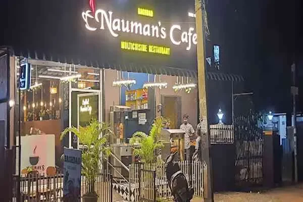 Image of: Baghdad Naumans Cafe - Authentic Middle Eastern Flavors and Fresh Dishes