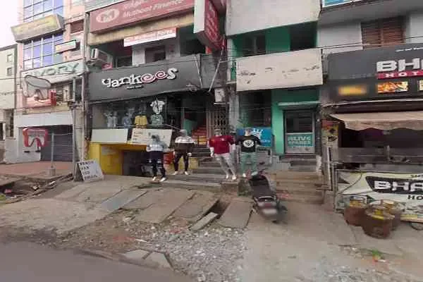 Image of: Bhai Hotel - Traditional Indian Cuisine and Delicious Meals for Every Taste