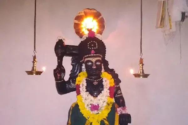 Image of: Boothathar Temple Alur - Divine Peace