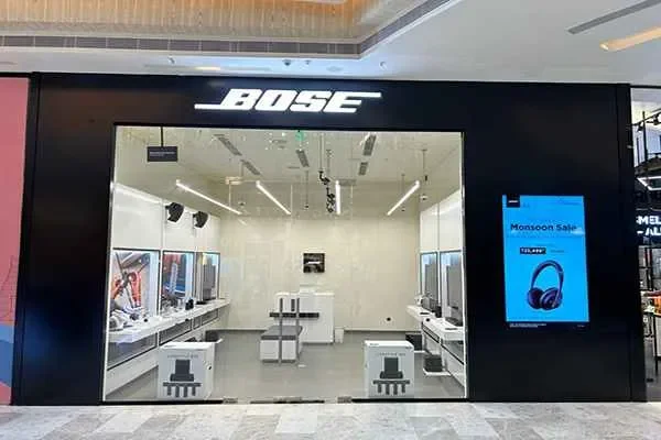 Image of: Bose (Lulu Mall)