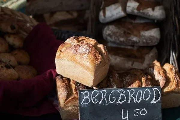 Image of: Bakery in City - Fresh Breads and Delicious Pastries