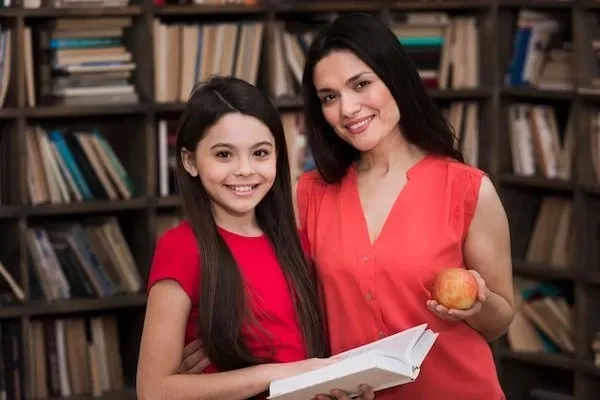 Image of: Covenant School of Theology Educating Future Leaders