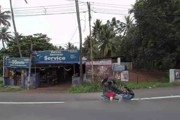 Image of: DS Garage - Royal Enfield Service