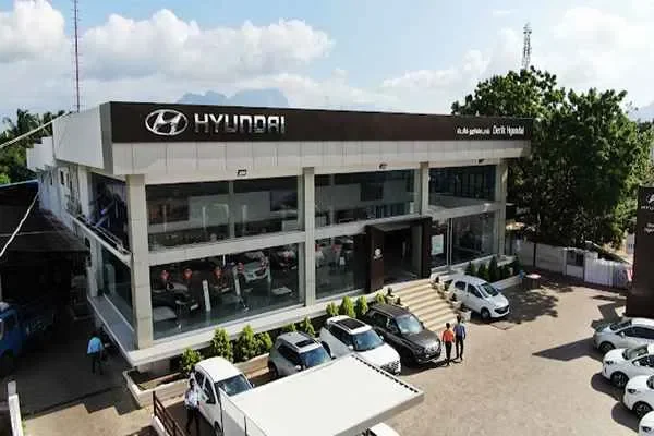Image of: Derik Hyundai