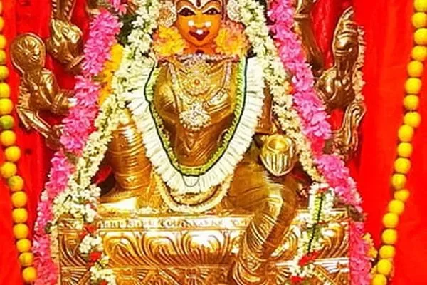 Image of: Deiva Sri Mutharamman with Mutheeswarar Muppapidari Temple Kottaram - Dual Blessings