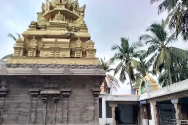 Image of: Eduthayudhamudaiya Nayinar Shivan Koil Theroor - Shiva Worship & Meditation