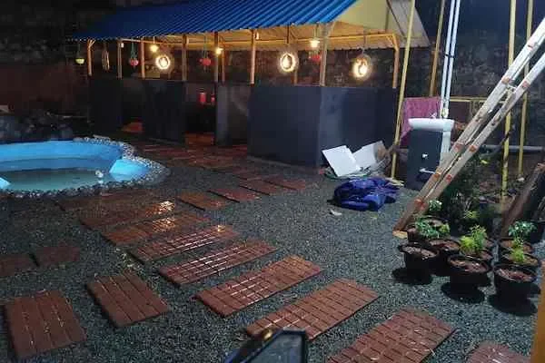 Image of: FOOD MAN CAFE FAMILY RESTAURANT - Family Dining with a Variety of Dishes