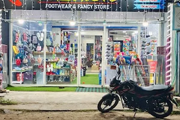 Image of: Fashion Footwear and Fancy Store Deals