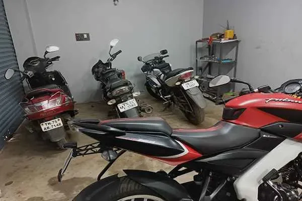 Image of: Feel fresh two wheeler Workshop and service centre