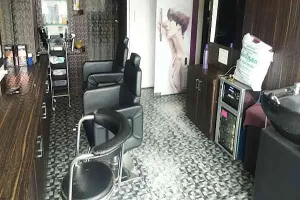 Image of: HAIR Affair Unisex Beauty Saloon: Trendy Haircuts and Beauty Treatments