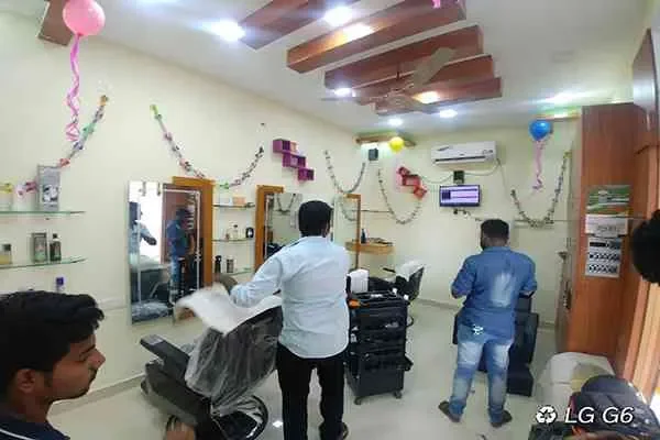 Image of: Hair King Salon – Royal Haircuts and Styling Services