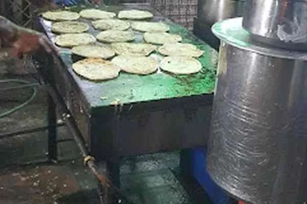 Image of: Hari Annan Thattukada - Serving the Best South Indian Snacks