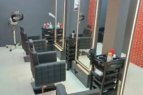 Image of: Affordable Mens Salon Highlights in Kadayanallur