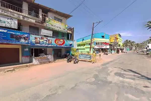 Image of: KISHAN HOTEL - Family Restaurant with Diverse Menu