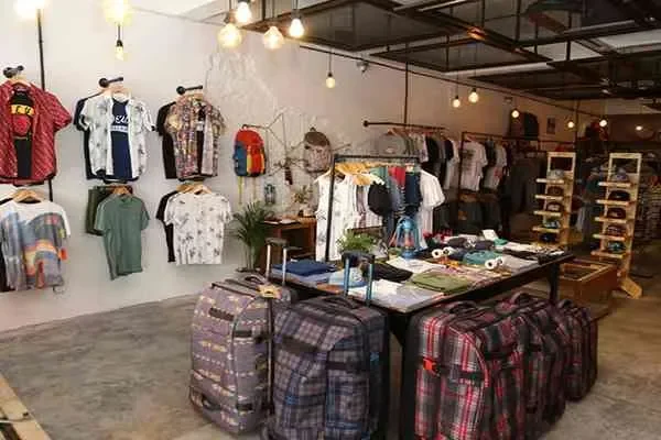 Image of: KL 01 Clothing Store - Trendy Fashion and Apparel