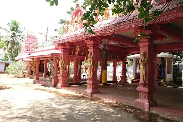 Image of: Kaavu Mutharamman Temple Thingal Nagar