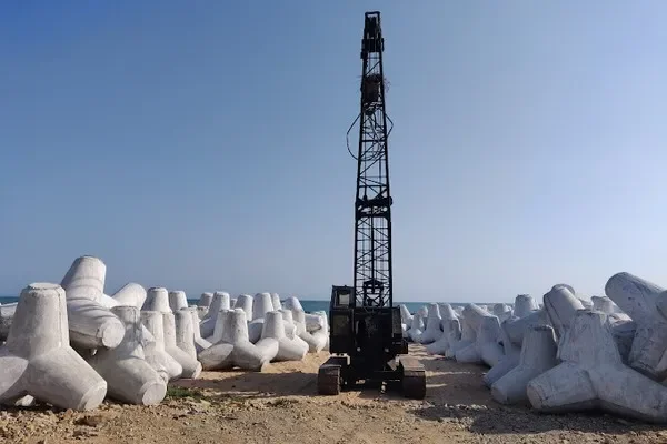 Image of: Kesavan Puthen Thurai Breakwater Guide