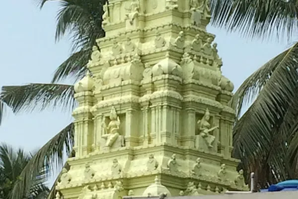 Image of: Kuzhiyoor Mutharamman Temple Thingal Nagar