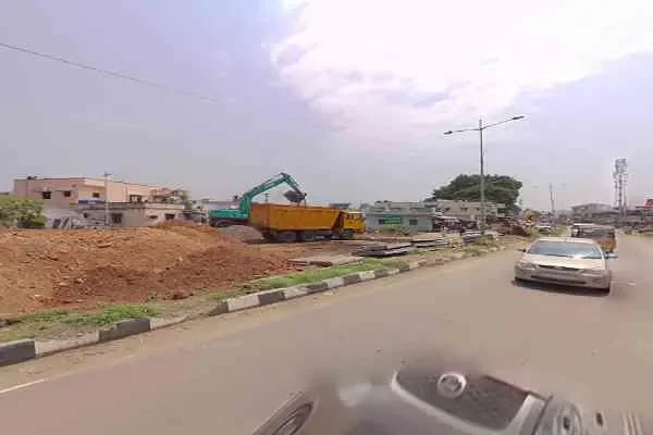 Image of: LOOK & BEAUTY PARLOUR (LADIES AND KIDS): Family-Friendly Beauty Services