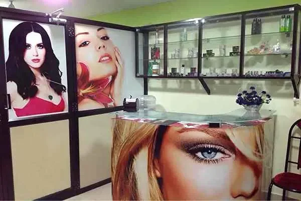 Image of: Liona Beauty Parlour