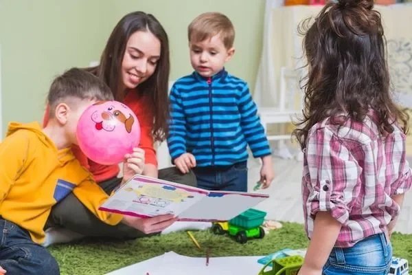 Image of: Kids Play School and Montessori Classes Near You