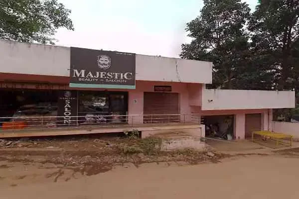 Image of: Majestic Beauty Saloon - Experience Royal Treatment for Your Hair and Skin