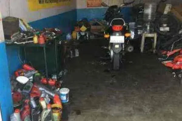 Image of: MR Two Wheeler Works - Trusted Motorcycle Workshop