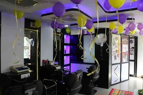 Image of: Make Me Up Unisex Salon – Stylish Haircuts for Everyone