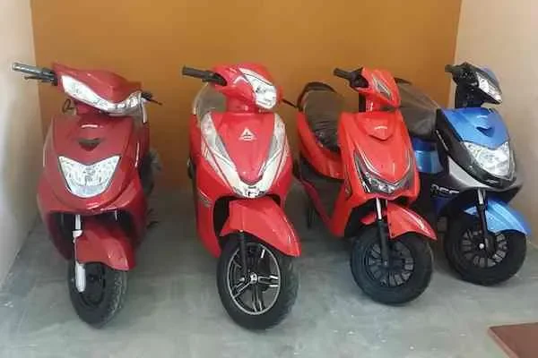 Image of: Malarvizhi - Ampere Electric Bike Distributor