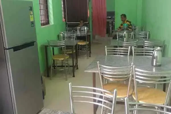 Image of: Mango Tea and Snacks - Refreshing Drinks & Flavorful Snacks