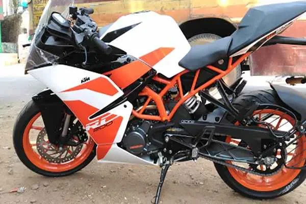 Image of: Mar Parvathi Two Wheeler