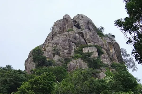 Image of: Marunthukottai Malaiaruvi Travel Guide and Tips