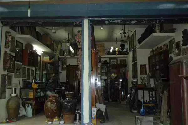 Image of: Mcadil's Antiques