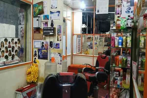 Image of: Meenu Neenu Beauty Parlour - Personalised Beauty Treatments for All