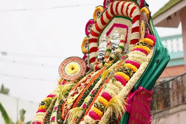 Image of: Mutharamman Temple Arumanai